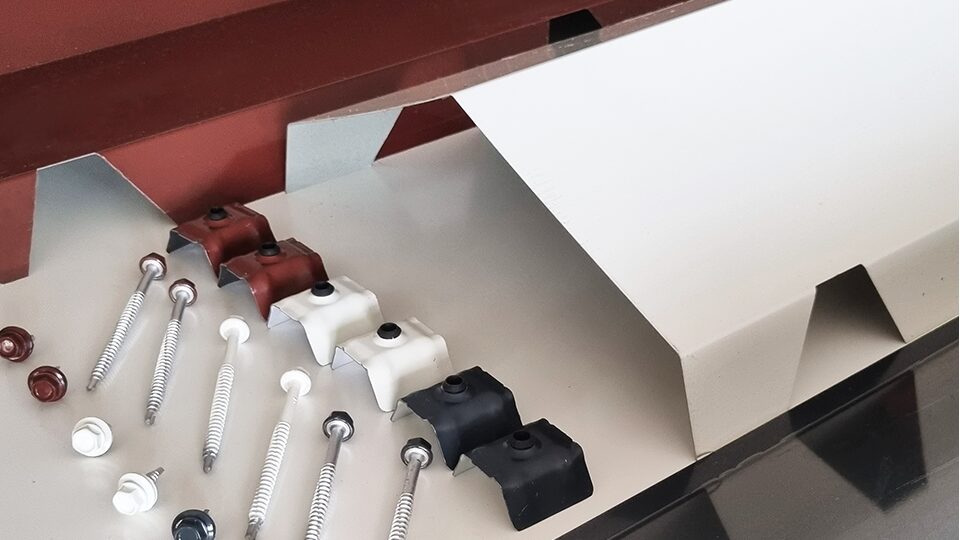 accessoires pour toiture - faitières, vis