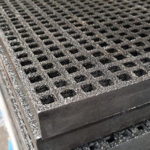 caillebotis polyester silicé